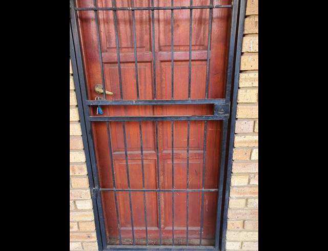 2 BEDROOM APARTMENT FOR SALE IN RANDFONTEIN CENTRAL